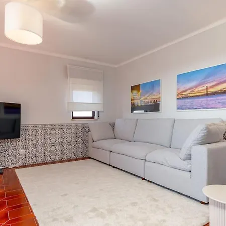 Апартаменты Luxe Sunset Lisbon Caparica *